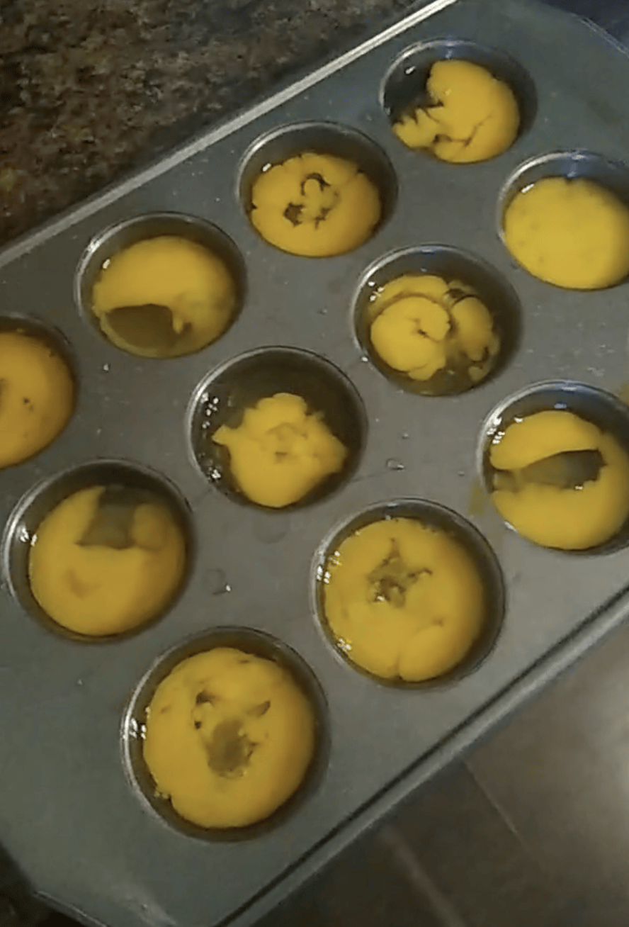 egg in muffin tray