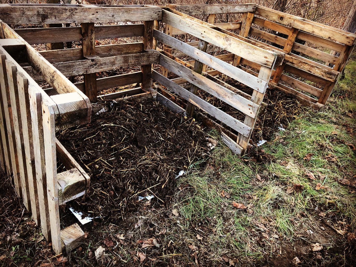 pallets for composting