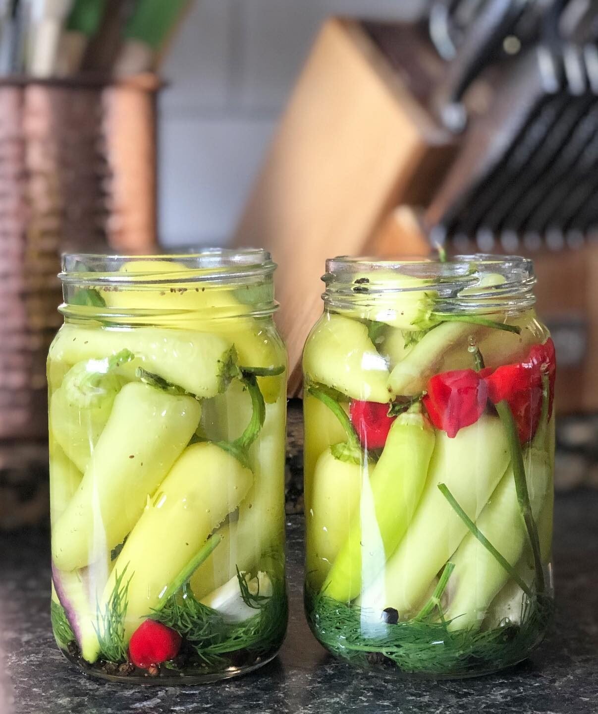 peppers-pickle-jars-at-home